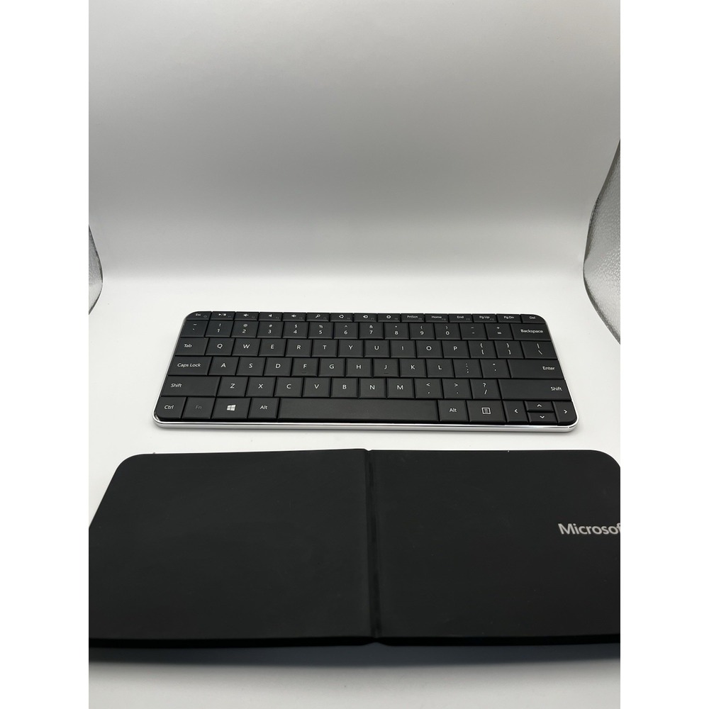 Microsoft Wedge Mobile Bluetooth Keyboard Model 1521 w/ Cover & Box Used Good - Picture 3 of 11